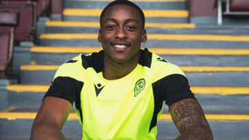 Tawanda Maswanhise Motherwell1