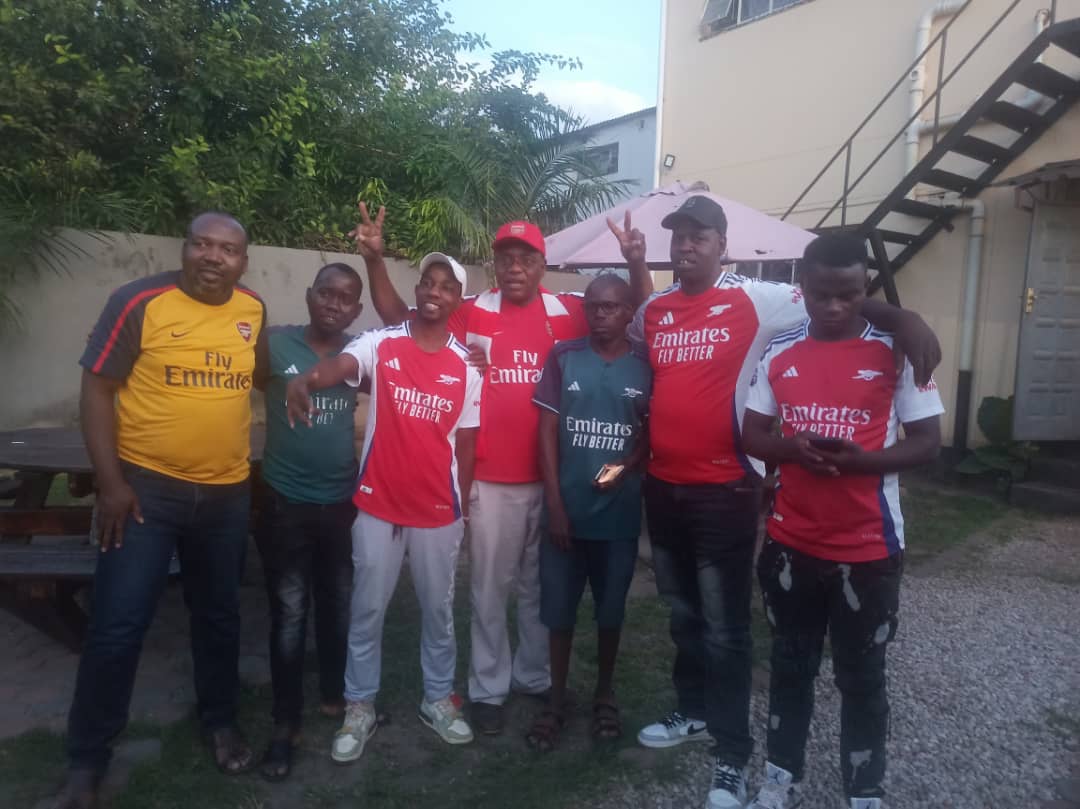 Danny The Gooner with other fans